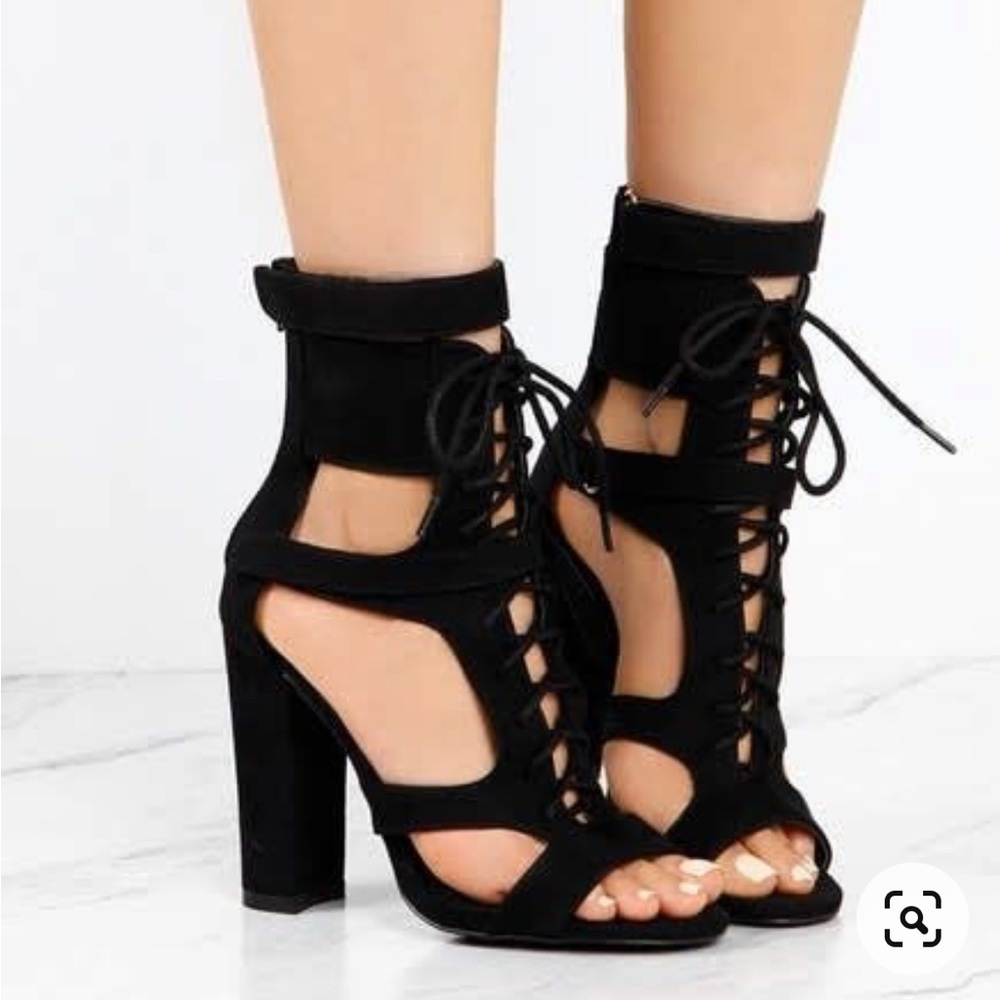 OLIVIA BOOTIES NWT!